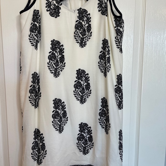 Entro Dress - Picture 6 of 10